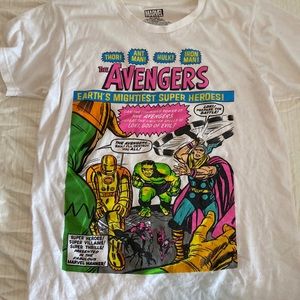 White Marvel comics T-shirt